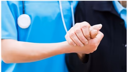 ఎంపీ పీఏ నీచబుద్ధి.. హెడ్ నర్స్ చేయి పట్టుకుని అసభ్య ప్రవర్తన.. చిత్తూరు ప్రభుత్వాసుపత్రిలో షాకింగ్ ఘటన...