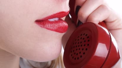 বাড়ছে সেক্স চ্যাটের প্রবণতা, এই কয়টি বিষয় নিশ্চিত হয়ে তবেই আবেগে গা ভাসাবেন