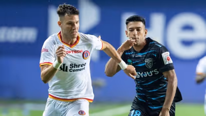 ISL 2021-22: ഈസ്റ്റ് ബംഗാളിനെതിരെ കേരളാ ബ്ലാസ്റ്റേഴ്സ് മുന്നില്