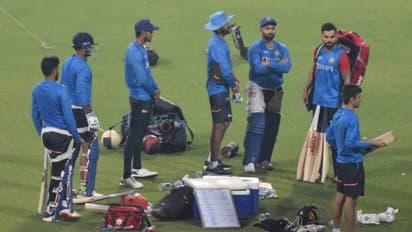 টি২০ সিরিজ শুরুর আগে টিম ইন্ডিয়ায় বড় ধাক্কা, চোটের কারণে ছিটকে গেলেন তারকা অলরাউন্ডার