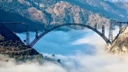 आनंद महिंद्रा ने कहा- क्‍या यह जेम्‍स बांड की अगली फ‍िल्‍म सीन है? इंडिया में कहां बन रहा है यह खूबसूरत ब्रिज