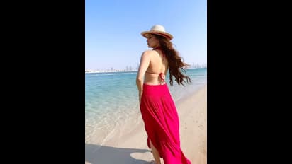 খোলা পিঠ, হট লুক তো অনেক হল, উর্বশীর এই গোপন ট্যালেন্টের খবর কি কেউ জানেন