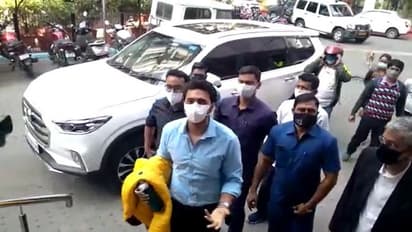 সিবিআই দফতরে হাজিরা দেবের, গরু পাচারকাণ্ডে চলছে জিজ্ঞাসাবাদ