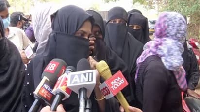 Hijab Row : ರಾಜೀನಾಮೆ ಕೊಟ್ಟ ಉಪನ್ಯಾಸಕಿ ಚಾಂದಿನಿ, ಅಯೂಬ್ ಖಾನ್ಗೆ ಜಾಮೀನಿಲ್ಲ