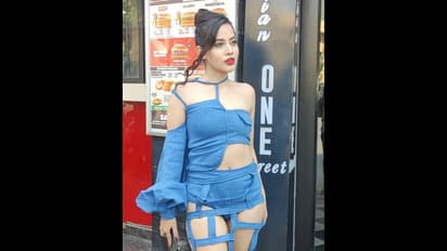 ಇದೆಂತ ಗತಿ ಬಂತು ನಟಿ Urfi Javedಗೆ, ಬಟ್ಟೆ ಕೊಡಿಸಲು ಮುಂದಾದ್ರು ಫ್ಯಾನ್ಸ್!