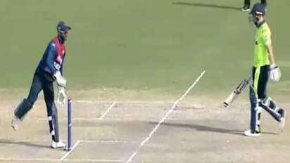 Spirit of Cricket:அயர்லாந்து வீரரை அவுட்டாக்க வாய்ப்பிருந்தும்,அதை செய்யாத நேபாள விக்கெட் கீப்பர்!வைரல் வீடியோ