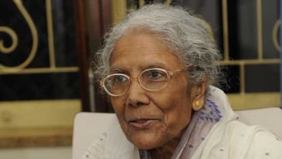 যাওয়ার আগে অনেক দুঃখ পেয়ে গিয়েছেন সন্ধ্যা মুখোপাধ্যায়, বললেন অজয় চক্রবর্তী