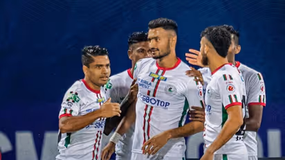 ISL 2021-22 : മന്വീര് സിംഗിന്റെ ഇരട്ട ഗോള്; എഫ്സി ഗോവയെ തകര്ത്ത് എടികെ മോഹന് ബഗാന്