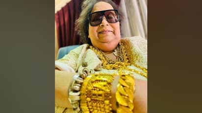 Bappi Lahiri के गहनों को लेकर बॉलीवुड सेलिब्रिटीज में था क्रेज, बिपाशा बसु जेवरों को चोरी करने तक थीं तैयार