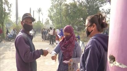 एमपी बोर्ड के एग्जाम शुरू, इंग्लिश का पेपर देने पहुंचे स्टूडेंट्स, लास्ट मिनट तक मिली एंट्री, देखें तस्वीरें