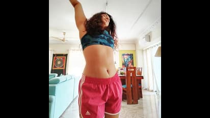 poonam bajwa hot : பூனம் பஜ்வாவின் கிளாமர் கலாட்டாஸ்..குட்டை டவுசரில்... தாறுமாறாய் போஸ்..