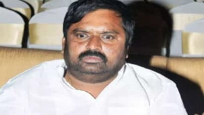 KCR Birthday వేడుకలను వ్యతిరేకిస్తూ నిరసనలు.. పోలీసులతో అంజన్ కుమార్ యాదవ్ వాగ్వాదం