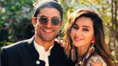 খান্ডালার ফার্মহাউজেই বসছে ফারহান-শিবানীর বিয়ের আসর,অতিথি তালিকায় রয়েছেন কারা