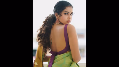 Anupama Latest : சேலையில் கூட இவ்வளவு கவர்ச்சியா...? முதுகு முழுவதையும் காட்டி... இளசுகளை ஏங்க விட்ட அனுபமா!