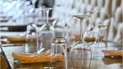 ক্যাফেতে তোলাবাজি, গ্রেফতারির পর দিনই জামিন ৫ অভিযুক্তের