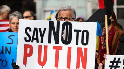 কেন ইউক্রেনের দিকে নজর রাশিয়ার, ২২ বছর ধরে চলছে পুতিনের কারসাজি