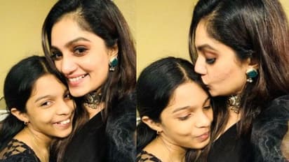 ‘എല്ലാം അവസാനിപ്പിക്കാൻ തോന്നിയപ്പോഴും മുന്നോട്ടു നയിച്ചത് നീയാണ്’: മകള്ക്കായി കുറിപ്പുമായി ആര്യ