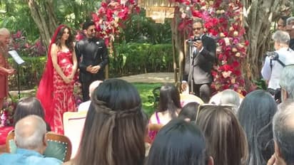 ফারহানের 'সহবাস সঙ্গী' কি অন্তঃসত্ত্বা, শিবানীর বিয়ের ছবি দেখেই শোরগোল বি-টাউনে