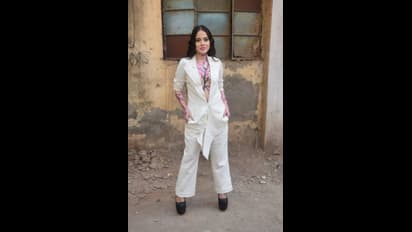 ಒಳ ಉಡುಪು ಬೇಡ ಎಂದು ಪೇಂಟಿಂಗ್ ಮಾಡಿಕೊಂಡ ನಟಿ Urfi Javed ಫೋಟೋ ವೈರಲ್!