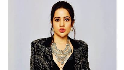 Urfi Javed: What is she wearing? Netizens scared of her oops moment (Pictures)