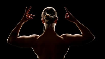 Viral Video: സംഗീതത്തിനൊപ്പം ഇളകിമറിയുന്ന മാറിടം; സ്തനനൃത്തം ഫേക്ക് ആണെന്ന് ചിലര്, അല്ലെന്ന് സാറ!