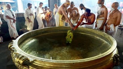 Guruvayur Temple : വെങ്കലത്തിൽ തീർത്ത രണ്ട് ടൺ ഭാരമുള്ള ഭീമൻ വാർപ്പ് ഇനി ഗുരുവായൂരപ്പന് സ്വന്തം