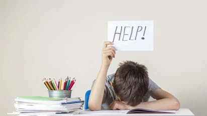 Mental health & anxiety: स्ट्रेस से दिमाग में जम रहा खून का थक्का ! कहीं इन लक्षणों से नहीं हैं परेशान