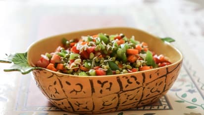 മുളപ്പിച്ച ചെറുപയർ കൊണ്ടൊരു ഹെൽത്തി സാലഡ്; റെസിപ്പി