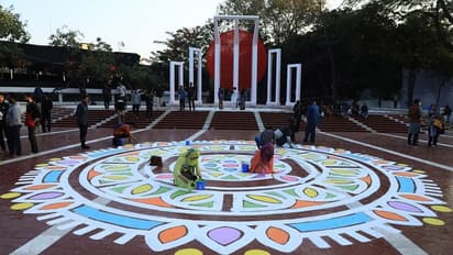 অমর একুশে শুভেচ্ছা বার্তার মাধ্যমে সম্মান জানান মাতৃভাষাকে, রইল ১০টি সেরা বার্তা