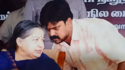 என் பெயரை பயன்படுத்தி வேலை வாங்கி தருவதாக கூறி பண மோசடி.! ஜெ. உதவியாளர் பூங்குன்றன் வேதனை