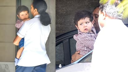 नैनी की गोद से ताकझांक करता दिखा Kareena Kapoor का बेटा Jeh, नाना के घर पहुंचीं मौसी Karishma और मम्मी