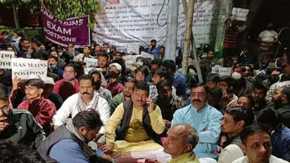 REET के बाद RAS परीक्षा बनी गहलोत सरकार के गले की फांस, बीजेपी के बाद कांग्रेस विधायक ने खोला मोर्चा