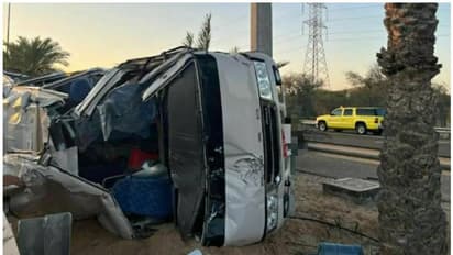 Road Accident : അബുദാബിയില് വാഹനാപകടം; രണ്ട് ഏഷ്യക്കാര് മരിച്ചു, 11 പേര്ക്ക് പരിക്ക്