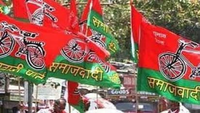 आजमगढ़ शराब कांड मामले में सपा ने BJP पर साधा निशाना, कहा- 'विदाई बेला में जारी अवैध शराब का जानलेवा कारोबार'