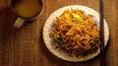 फ्रिज में रखा खाना है खतरनाक! काटने पड़ सकते है हाथ-पैर, जानें कितने घंटे बाद खाना हो जाता है खराब