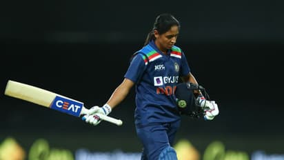 Harmanpreet Kaur : ഹീറോയില് നിന്ന് ബഞ്ചിലേക്ക്! ഒടുവില് ഹർമൻപ്രീത് കൗര് ടീമിന് പുറത്തേക്ക്?