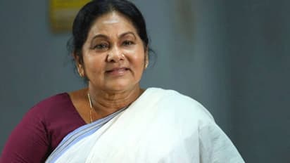 KPAC Lalitha : അരങ്ങൊഴിഞ്ഞ് കെപിഎസി ലളിത; അന്ത്യാഞ്ജലിയുമായി കലാകേരളം