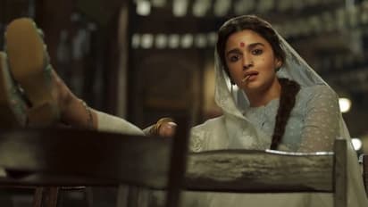 Gangubai Kathiawadi : 'ഗംഗുഭായ്'ആയി ആലിയ ഭട്ടിന്റെ ഗംഭീര പ്രകടനം; പ്രതിഫലമായി താരം വാങ്ങിയത് കോടികൾ