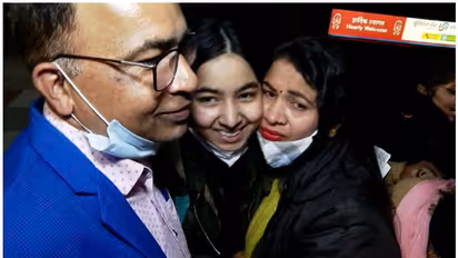 Russia Ukraine Conflict : ഇന്ത്യക്കാരെ അതിവേഗം തിരികെയത്തിക്കും; നടപടികൾ ഊർജ്ജിതമാക്കി വിദേശകാര്യമന്ത്രാലയം