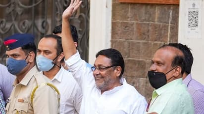 गिरफ्तार के बाद भी टेंशन नहीं-टशन में दिखे नवाब मलिक, हाथ इस तरह हिला रहे थे मानो जंग जीत गए हों