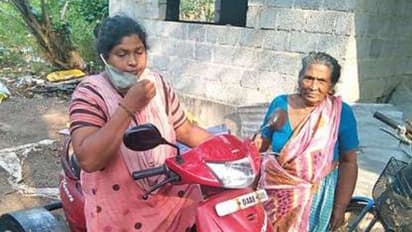 പശുക്കള്‍ ചത്തതോടെ ലക്ഷങ്ങളുടെ കടം, നിത്യവൃത്തിക്ക് മാര്‍ഗ്ഗമില്ലാതെ ആലപ്പുഴയിലെ നിര്‍ധന കുടുംബം