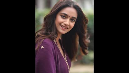 keerthy Suresh : அடி அழகா சிரிச்ச முகமே.. சுடிதாரில் அழகு தேவதையாய் மிளிரும் கீர்த்தி சுரேஷின் கியூட் கிளிக்ஸ்