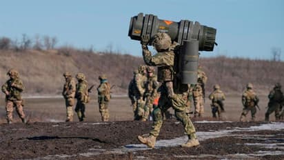 Taliban, who invaded Afghanistan, blows peace pipe to Russia