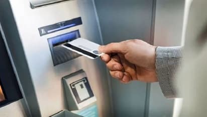 ATM|UPI: യുപിഐ ഉപയോഗിച്ച് പണം പിൻവലിക്കാം; കാർഡ് രഹിത സംവിധാനം എല്ലാ എടിഎമ്മിലും ലഭ്യമാക്കും: ആർബിഐ ഗവർണർ