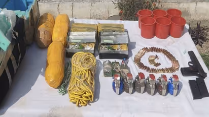 लश्कर की साजिश नाकाम, जम्मू-कश्मीर के गांव में पाकिस्तान द्वारा ड्रोन से गिराए गए हथियार और आईईडी बरामद