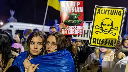 European Union bans Russian media outlets; G7 threatens new sanctions