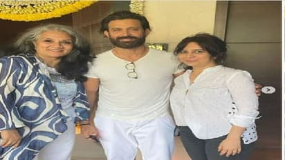 রোশন পরিবারের বরিবাসরীয় লাঞ্চে বিশেষ আকর্ষণ সাবা, তাহল কী হৃত্বিকের সঙ্গে সম্পর্ক এগনোর ইঙ্গিত