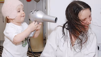 গরমে সারাক্ষণ টপ নট করে রয়েছে? মারাত্মক ক্ষতি হচ্ছে চুলের, ভুলেও এই ৫ কাজ করবেন না