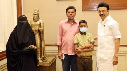 " நமக்கு மனிதநேயம்தான் முக்கியம்" .. பேட்டி கொடுத்து வைரலான சிறுவனக்கு வீடு.. முதல்வர் அதிரடி சரவெடி.