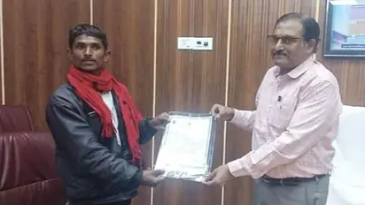 टूटी पड़ी थी रेल पटरी, गुजरात के चरवाहे ने 2 KM दौड़ लगाकर मालगाड़ी को रोका, बड़ा हादसा टला, DRM ने सम्मानित किया